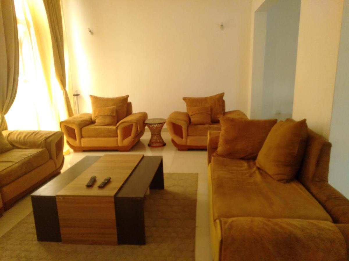 Ary Homestay Nyali- A Walk Away From City Mall Mombasa Eksteriør billede