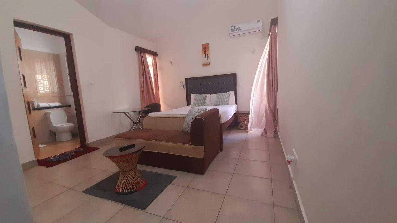 Ary Homestay Nyali- A Walk Away From City Mall Mombasa Eksteriør billede