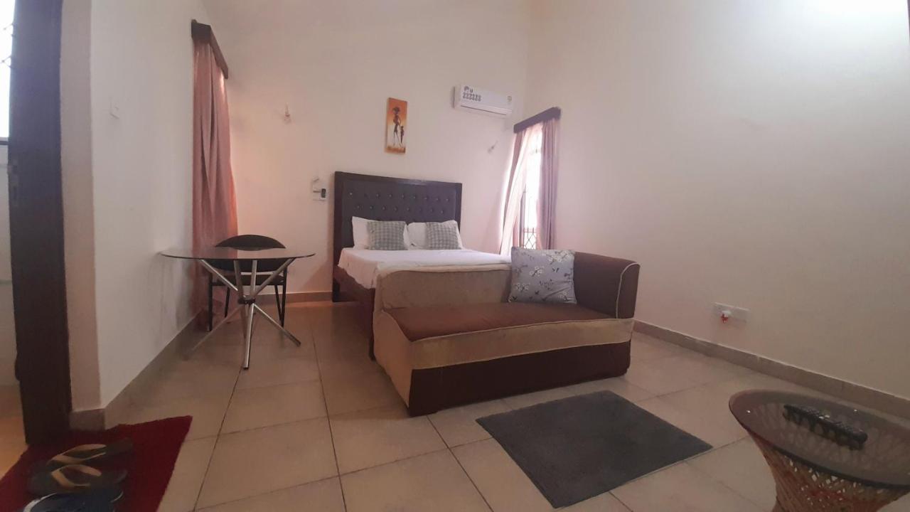 Ary Homestay Nyali- A Walk Away From City Mall Mombasa Eksteriør billede